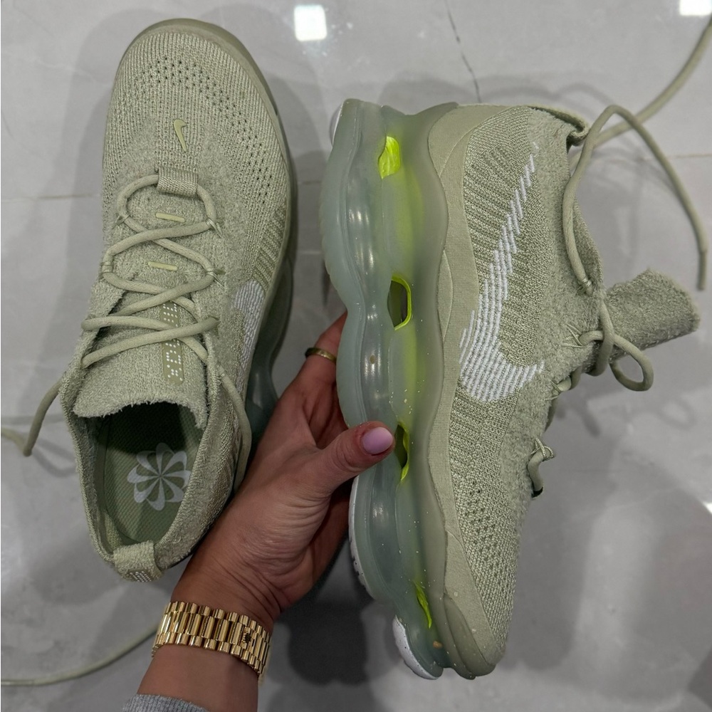 Nike shoes worn once